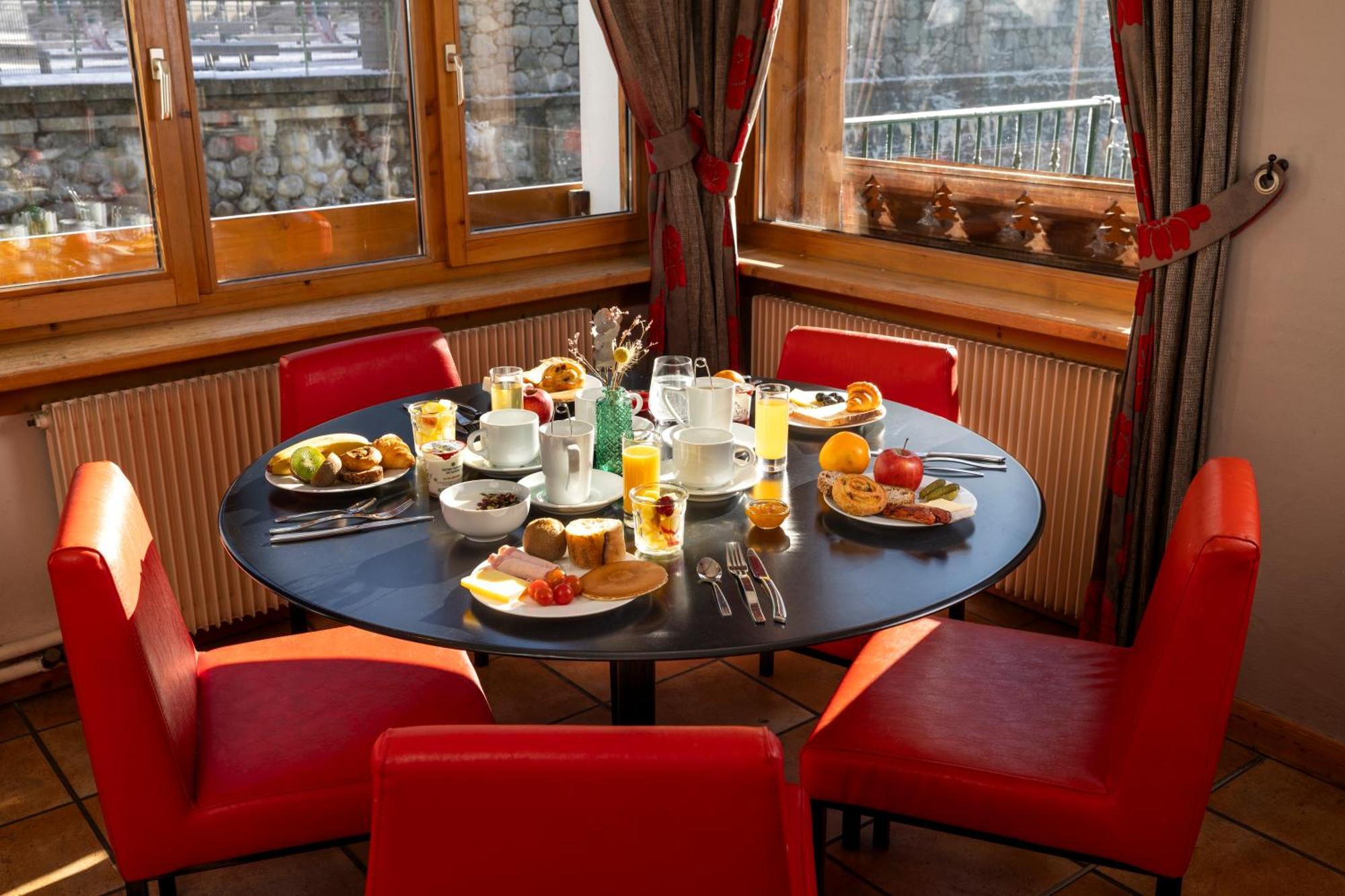 Hotel De L'Arve By Happyculture Chamonix Bagian luar foto