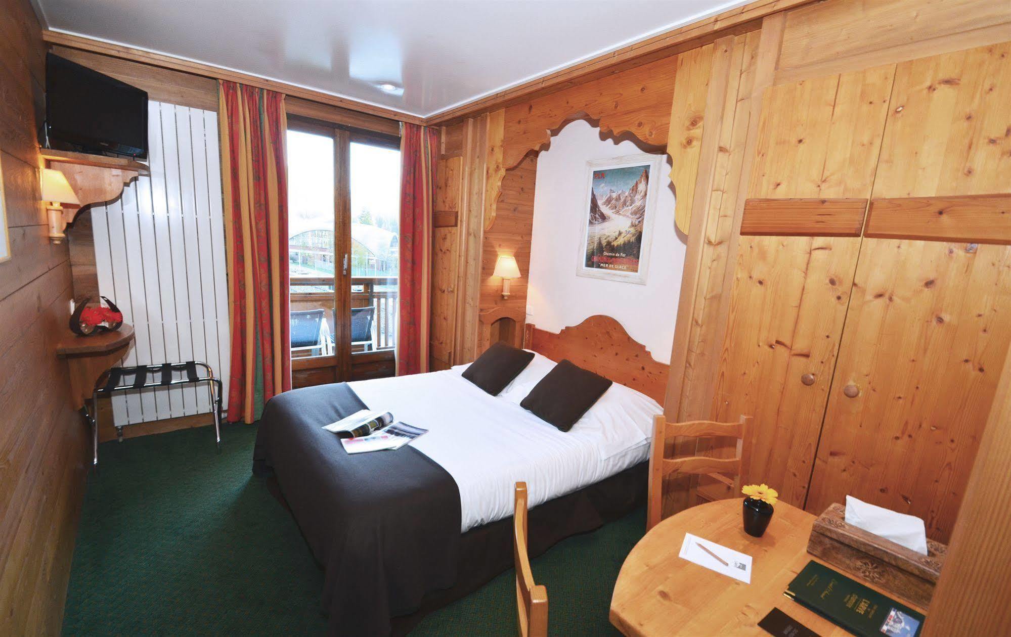 Hotel De L'Arve By Happyculture Chamonix Bagian luar foto